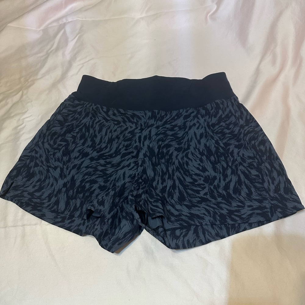 ATHLETA girls shorts sz. 4 or 16 yrs old.